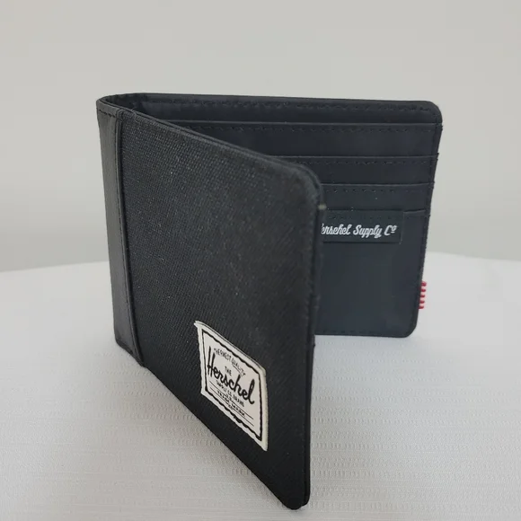 🎉HOST PICK🎉 Herschel Johnny Black Wallet - Picture 6 of 6